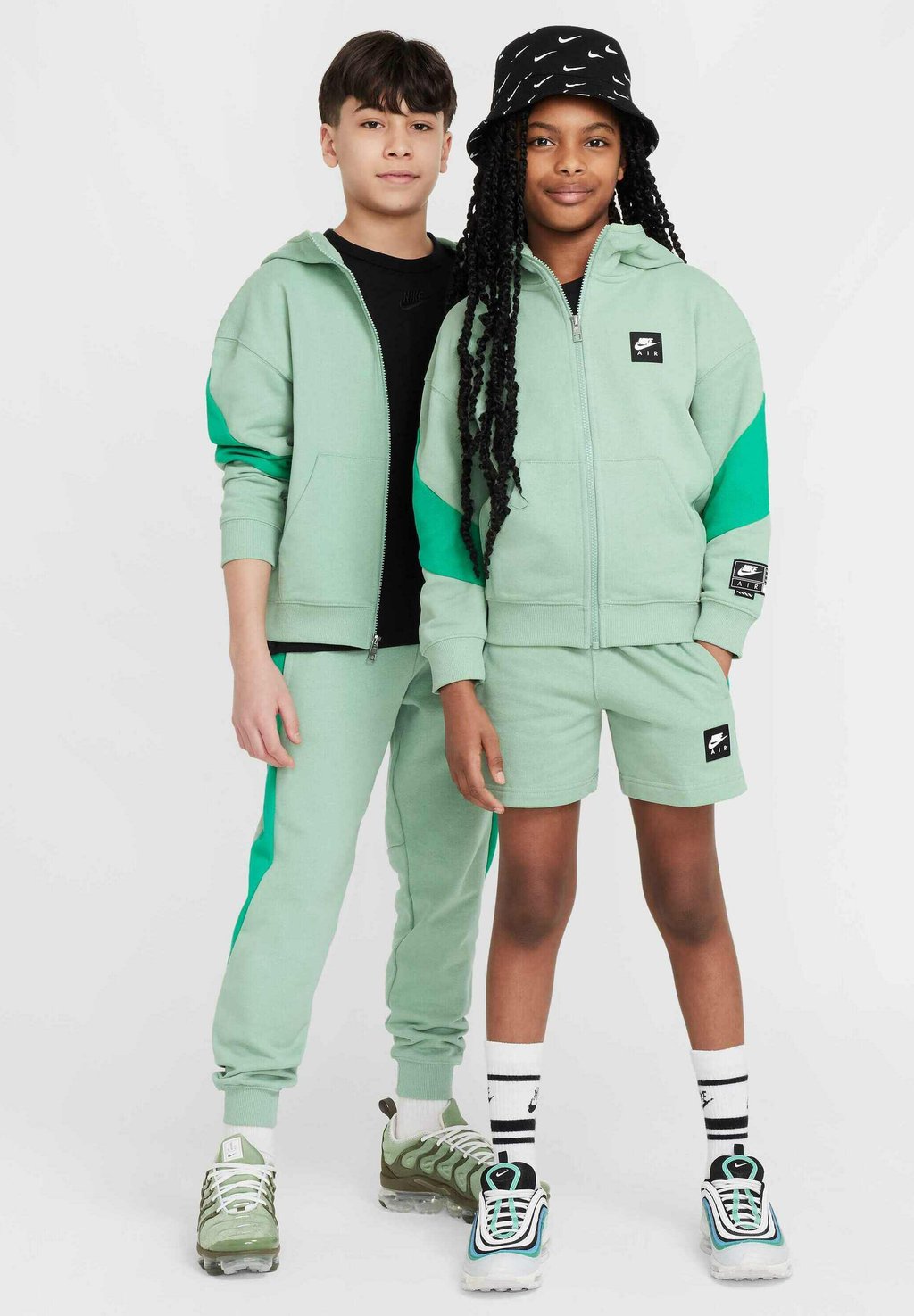

Толстовка на молнии FULL-ZIP HOODIE AIR Nike Sportswear, зеленый