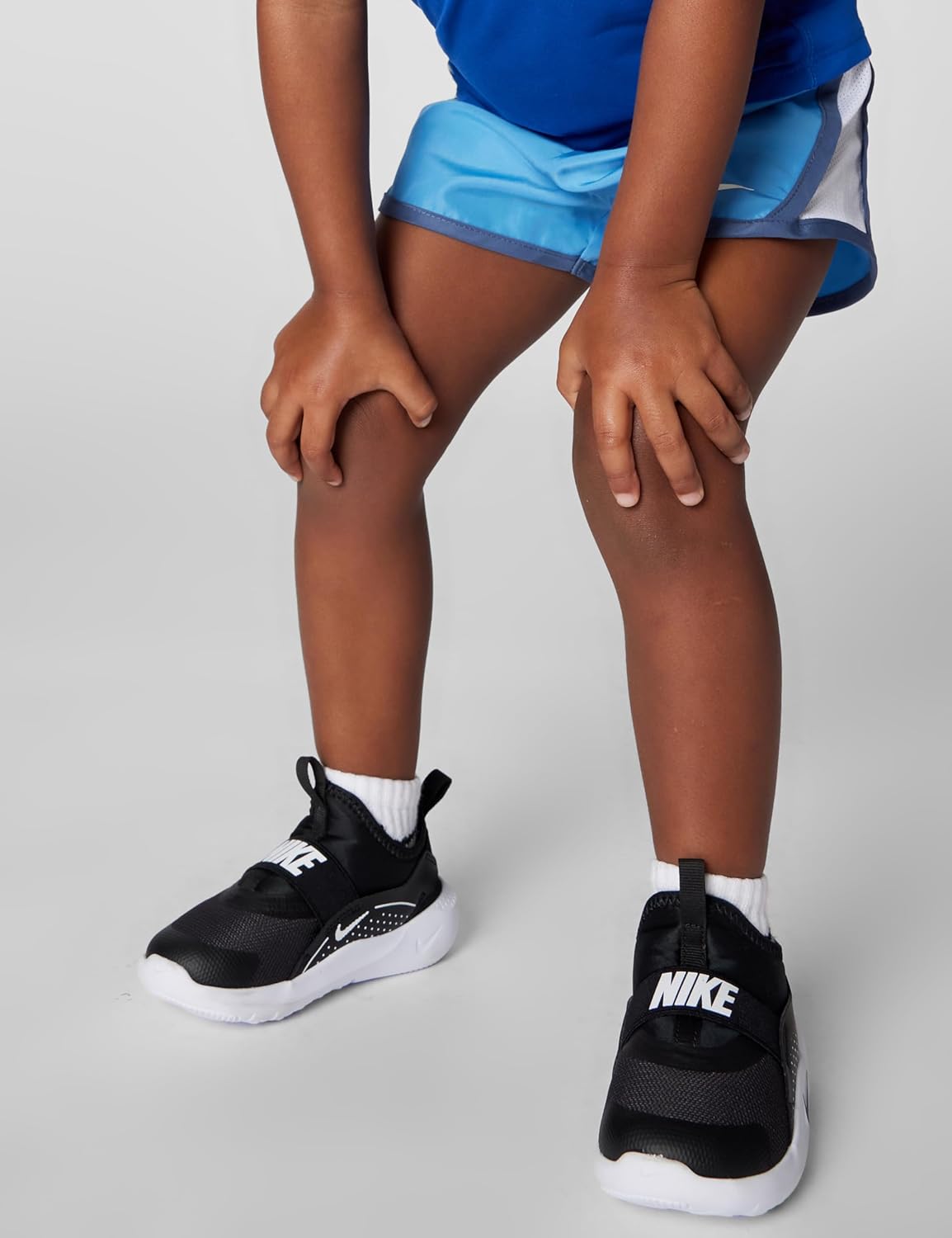 Беговые кроссовки Nike Kids' Flex Runner 4, белый/черный — фото 2
