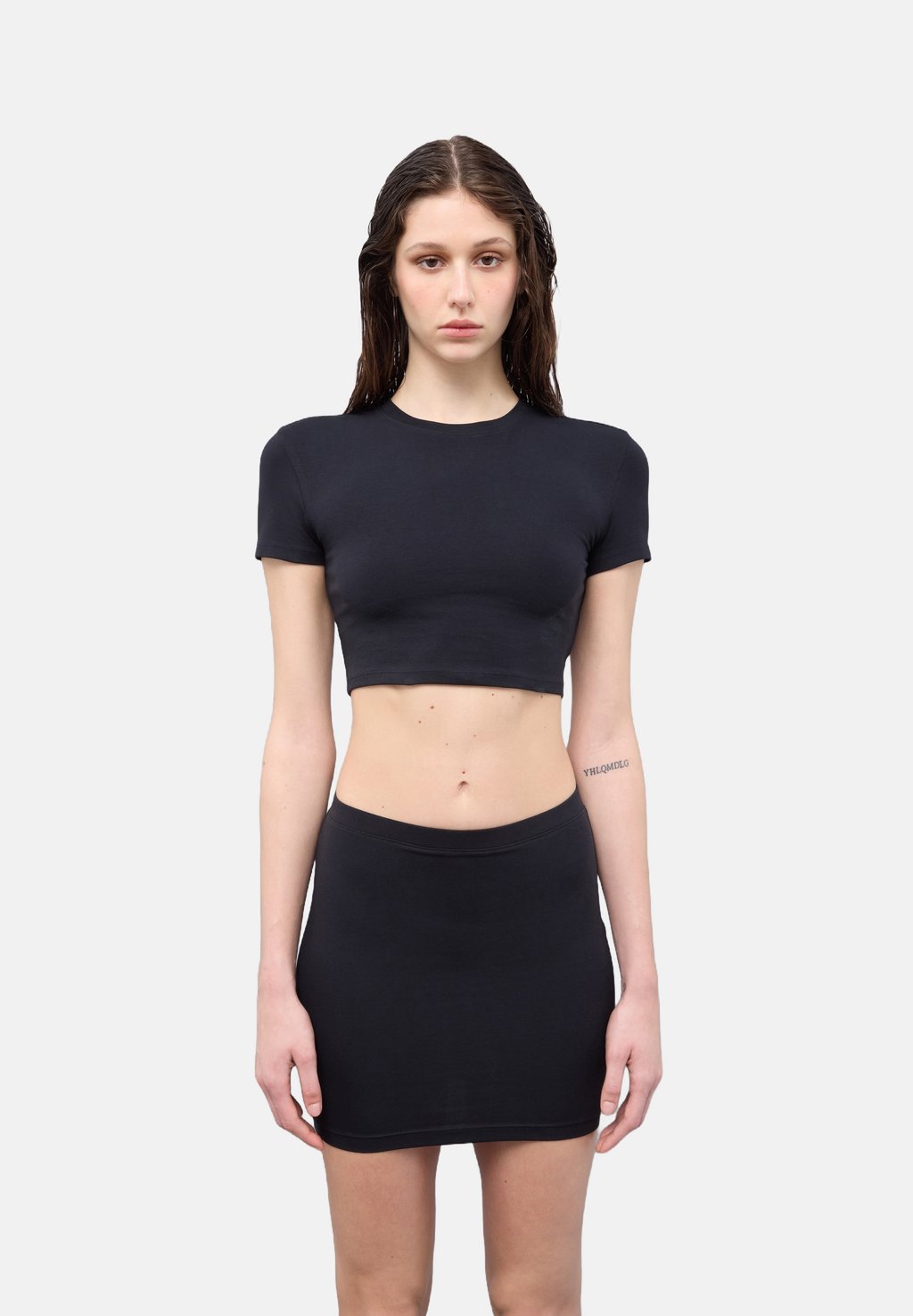

Базовая футболка CROP UTOPJA, черный