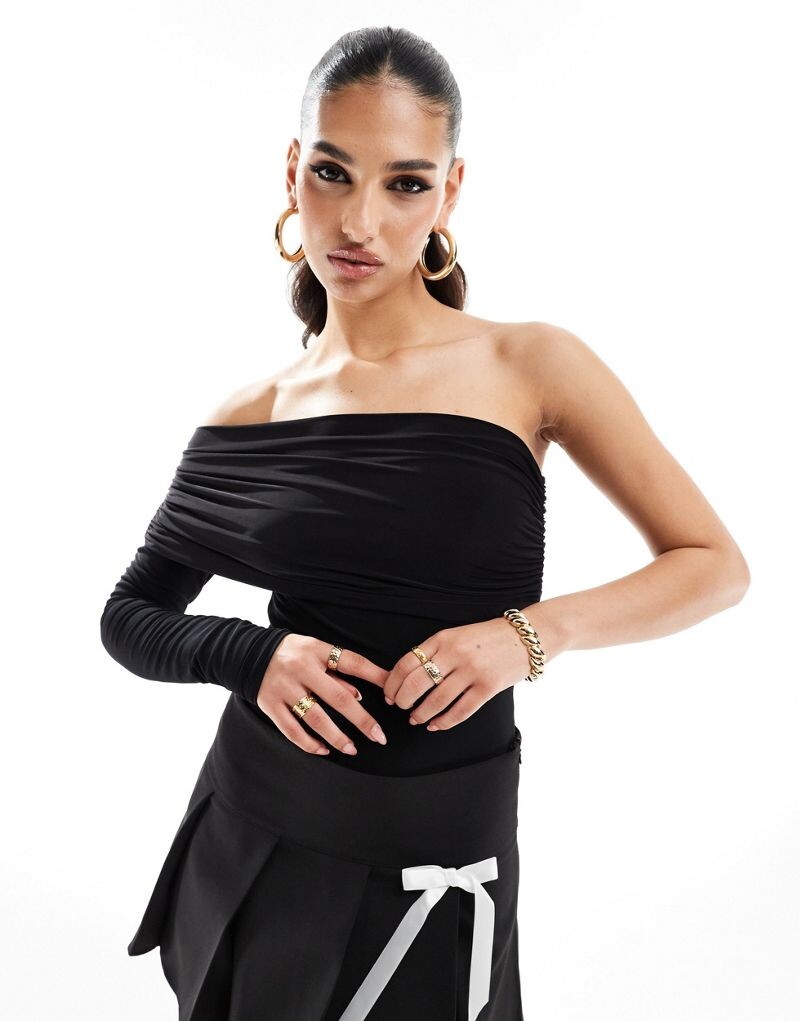 

Черное обтягивающее асимметричное двухслойное боди ASOS