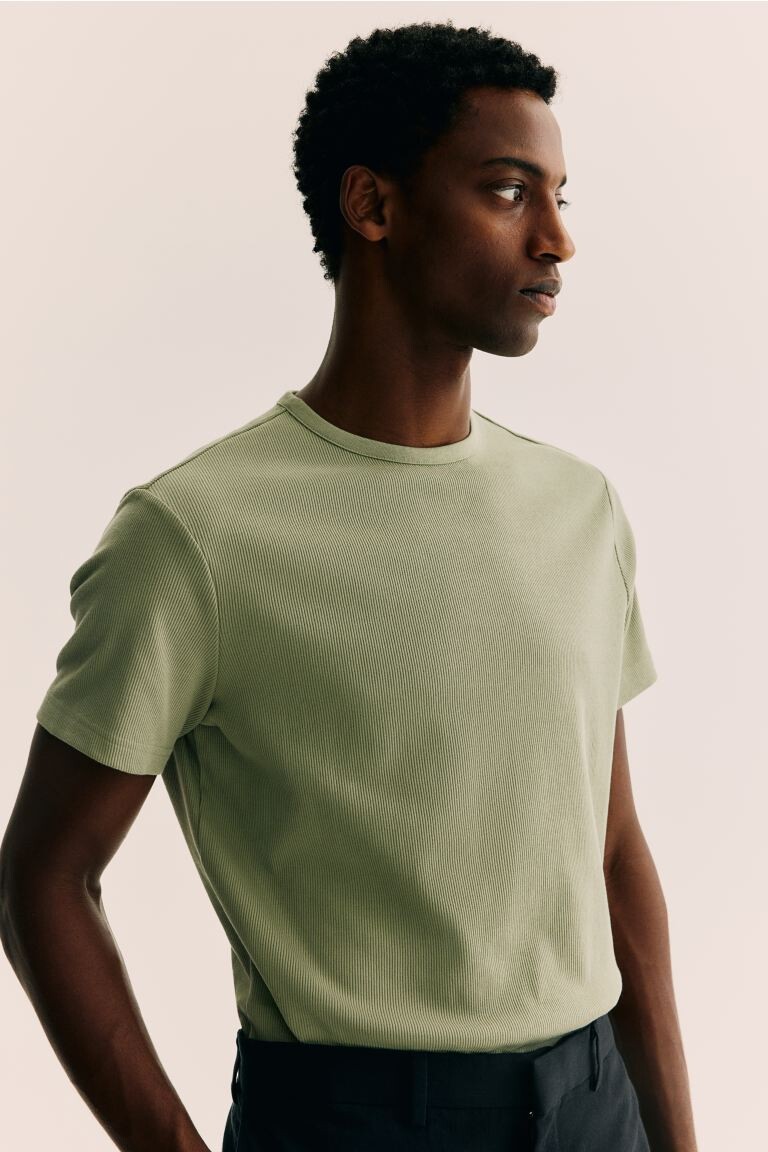 

Футболка узкого кроя в рубчик H&M, зеленый