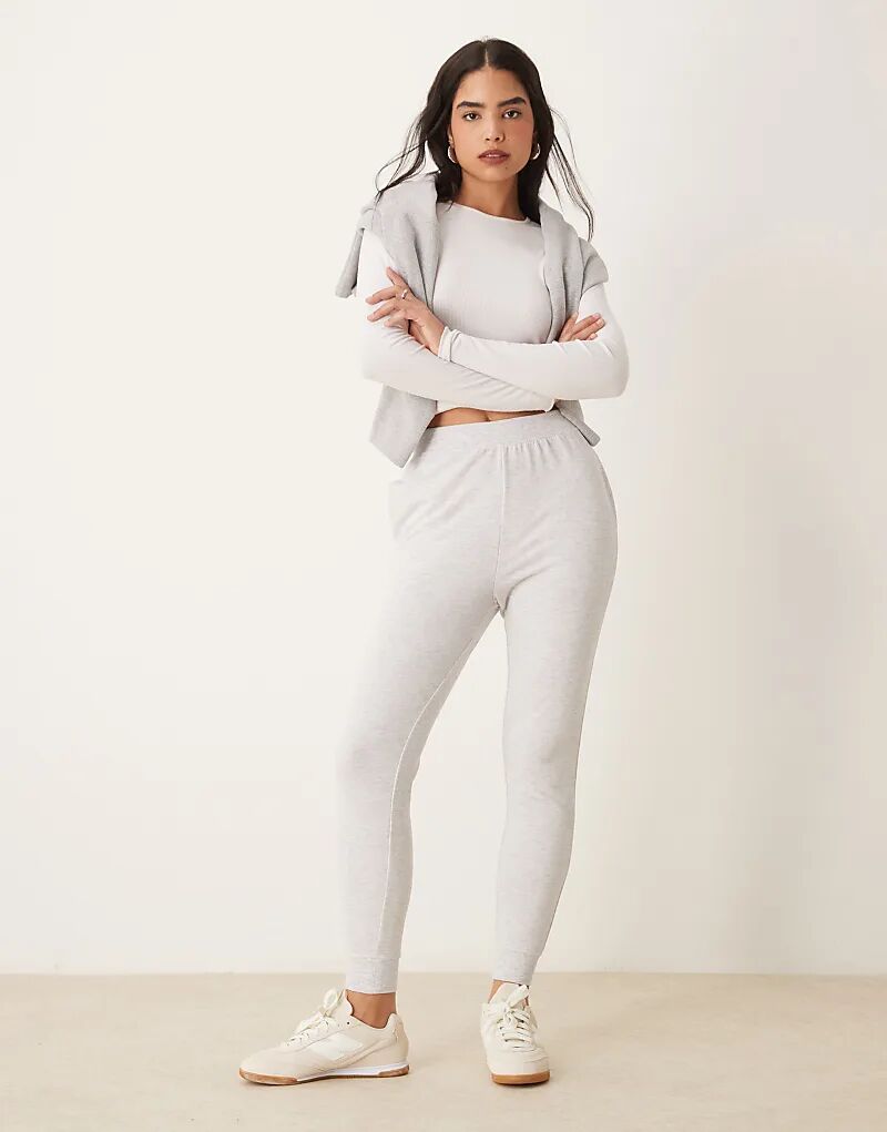 

Узкие брюки-джоггеры с манжетами серого цвета New Look