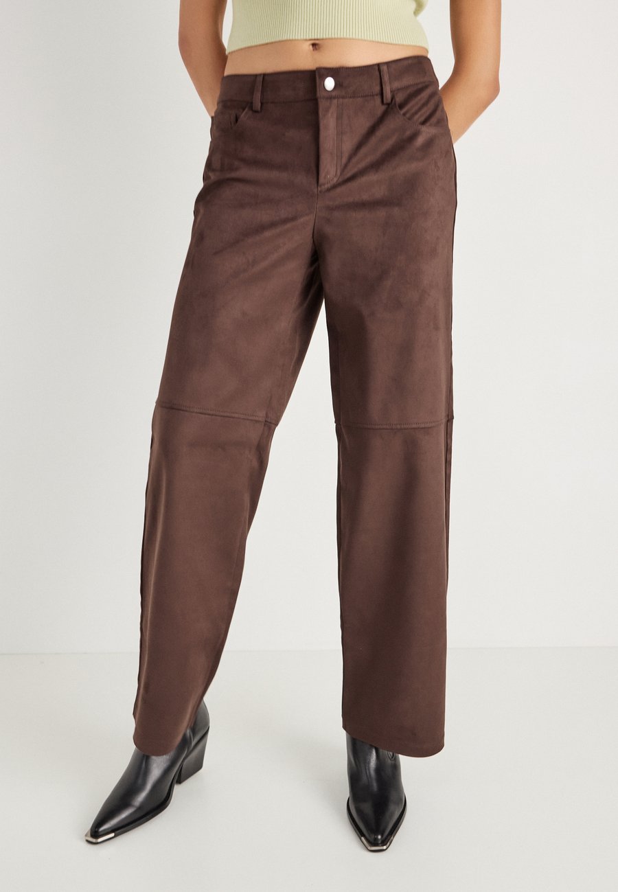 

Брюки Gina Tricot MID WAIST TROUSERS, Dark Brown /Brown