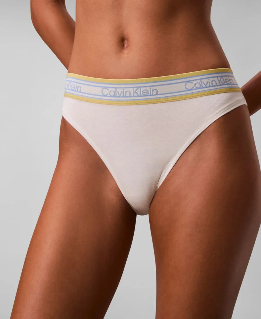 Трусики-танга Icon Calvin Klein, белый
