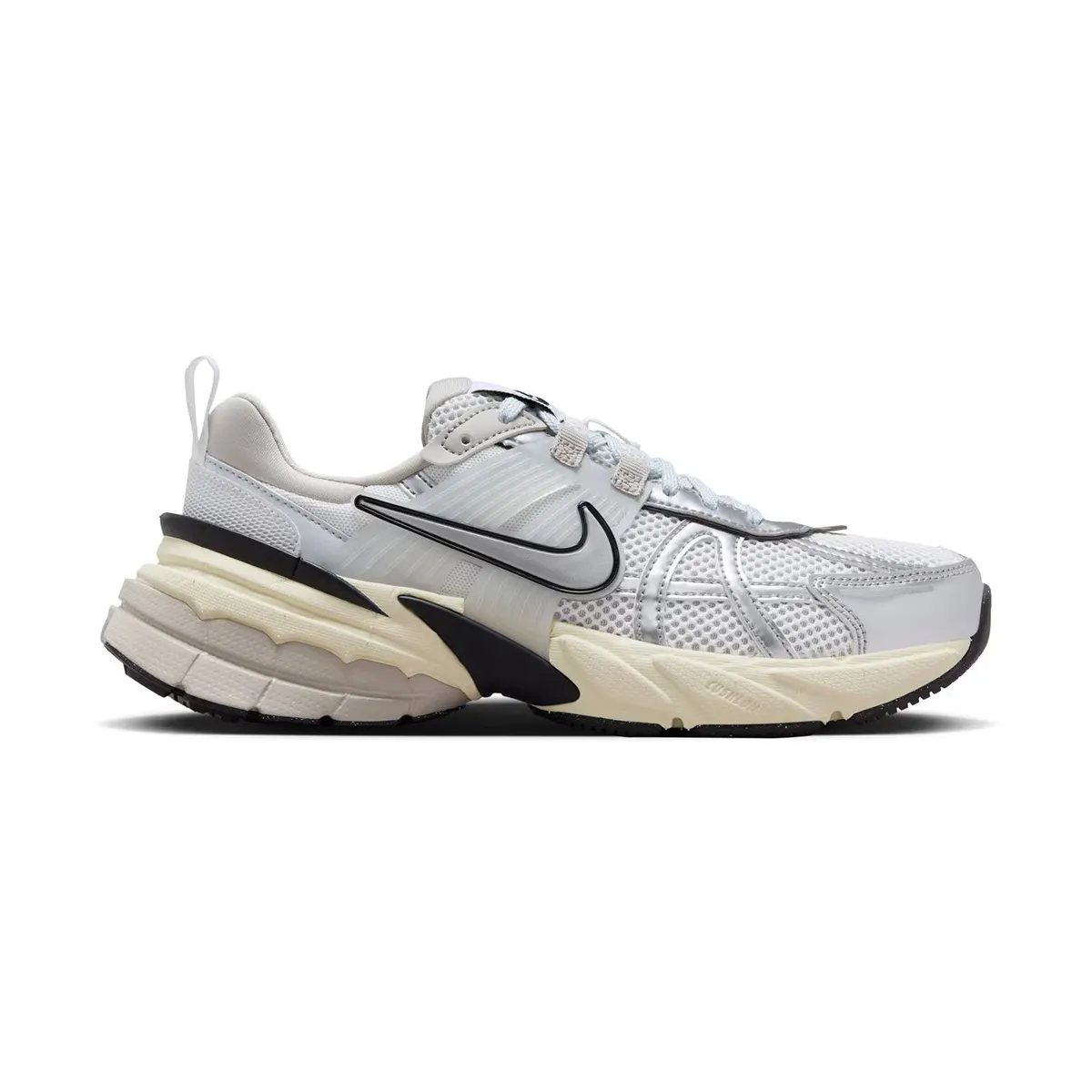 

Nike V2K Run женская повседневная обувь Nike, белый