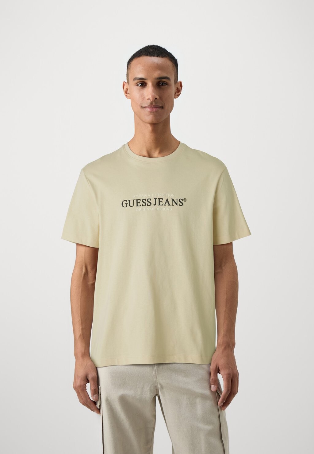 

Футболки с принтом AMERICAN TRAD TEE Guess Jeans, цвет Biscotti