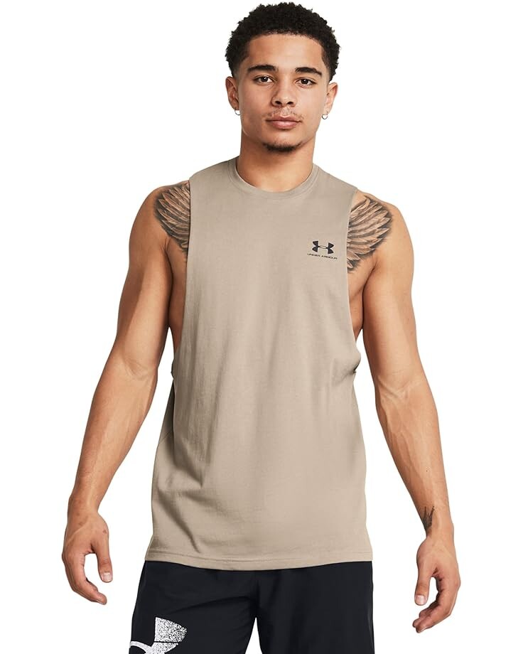 

Майка Under Armour Left Chest Cutoff Tank, цвет Timberwolf Taupe/Black