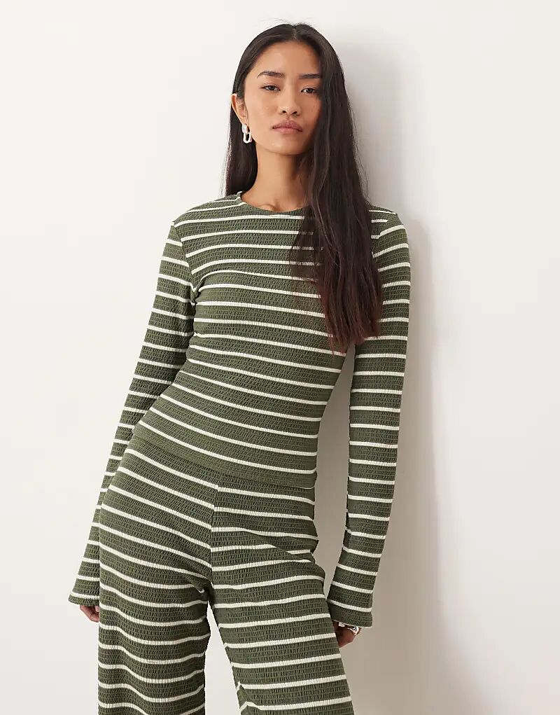 

Лонгслив ASOS DESIGN с длинными рукавами, в рубчик, укороченная, в полоску цвета хаки
