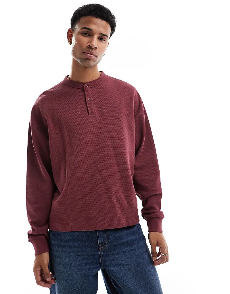 

Футболка свободного кроя ASOS DESIGN свободного кроя с длинными рукавами бордового цвета, воротником-хенли и вафельной текстурой