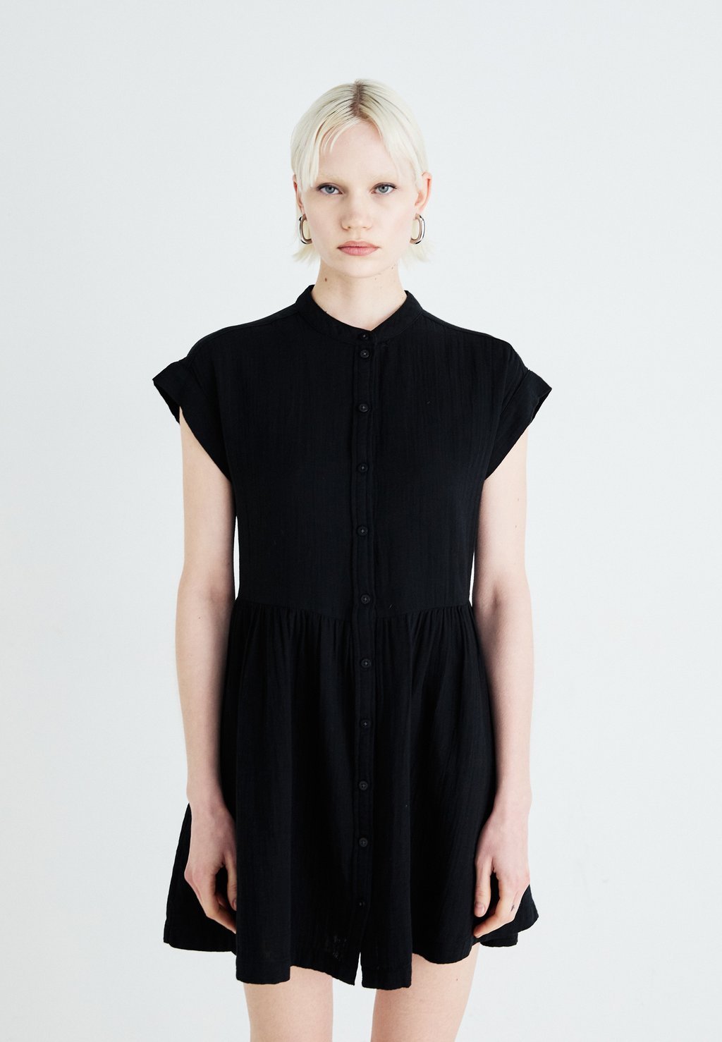 

Платье-рубашка TIE WAIST GAUZE MINI GAP, черный