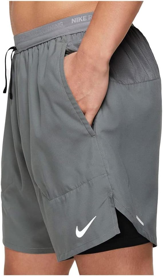 Мужские шорты для бега Nike Stride Dri-FIT 7 дюймов 2-в-1, Smoke Grey/Dark Smoke Grey/Black/Reflective Silver — фото 3