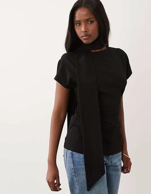 

Черный топ с короткими рукавами и шарфом ASOS DESIGN