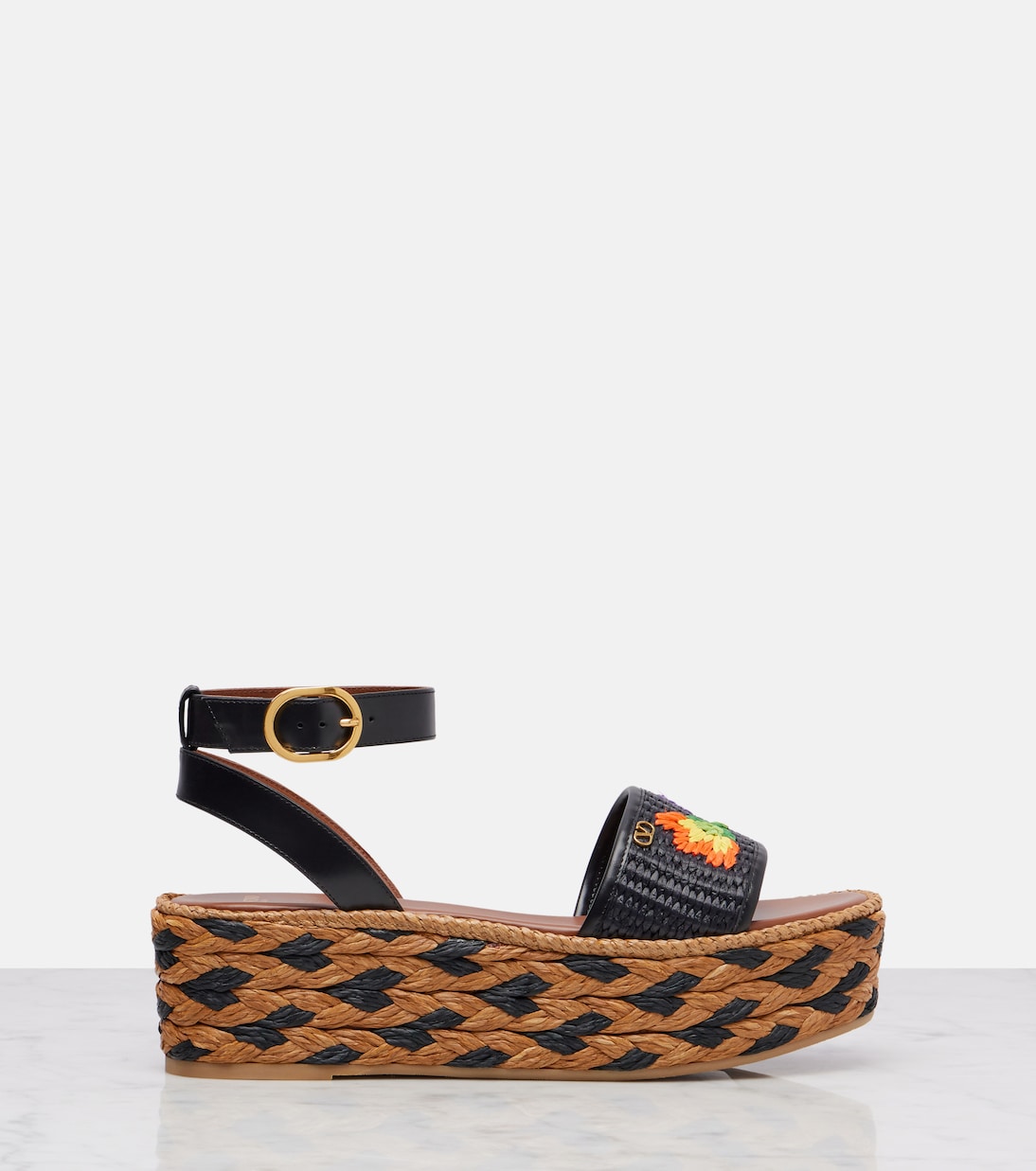 Босоножки-эспадрильи Bribri на клиньях из рафии Valentino Garavani, Nero/Nero/Tobacco-Nero — фото 4