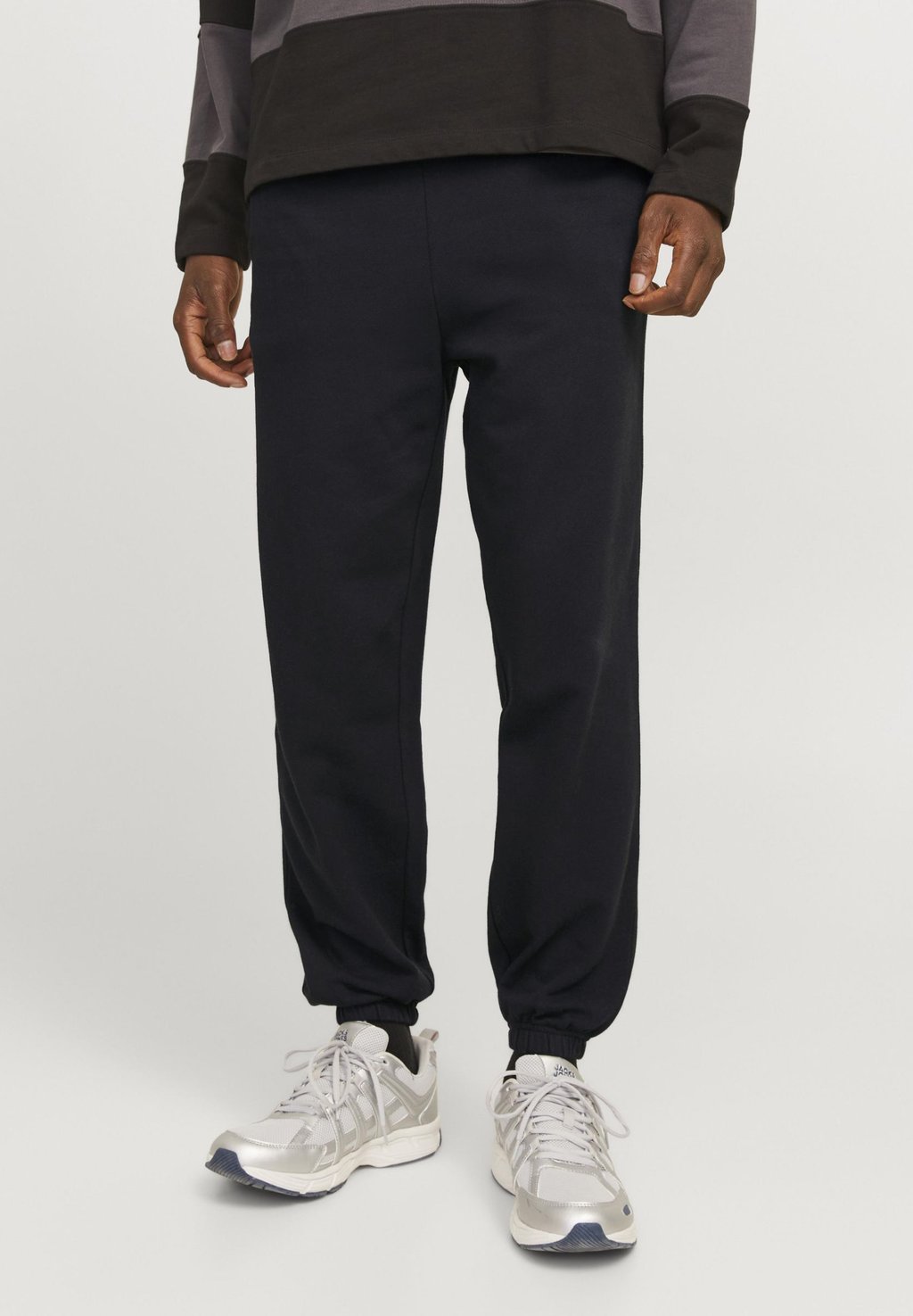 

Спортивные штаны JPSTMORGAN CHARGE Jack & Jones, черный