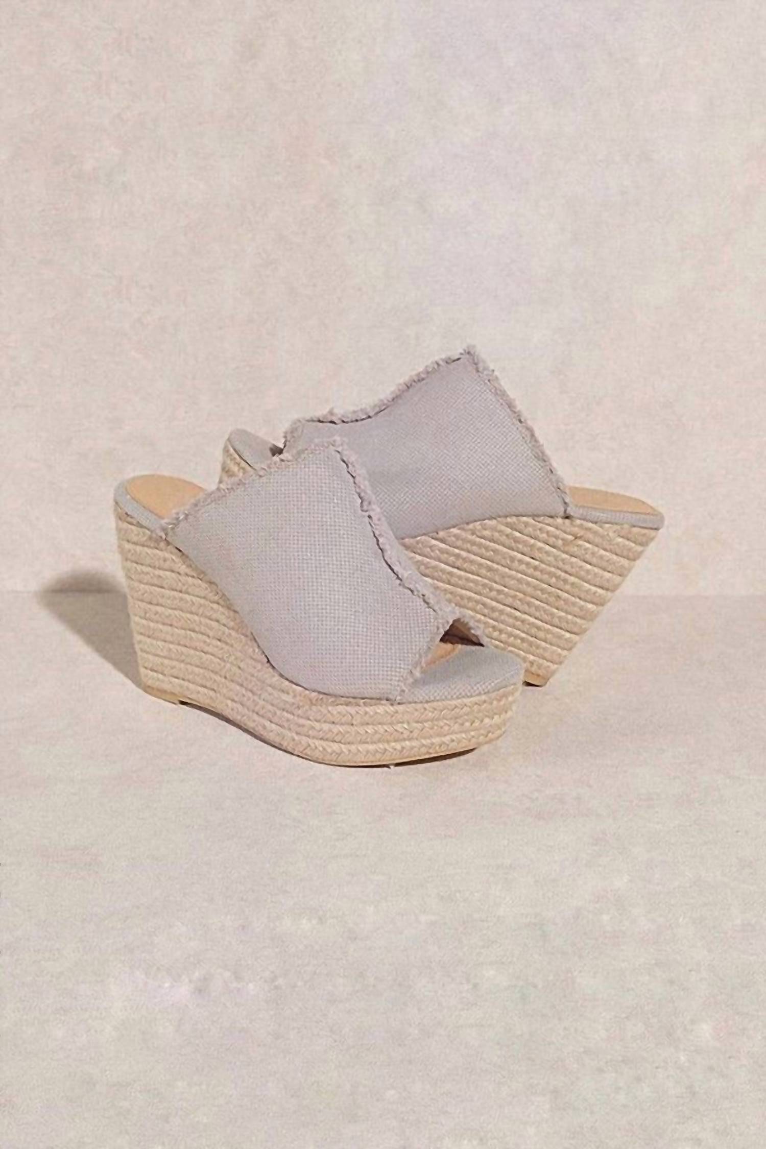 Женские льняные босоножки на танкетке на платформе светло-серого цвета Let's See Style — фото 4