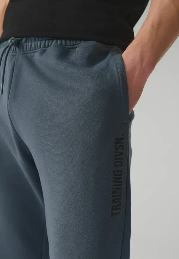 Тренировочные штаны Regular Fit Active Training Division Slim Fit Joggers, Next, цвет новый серый сланец — фото 4