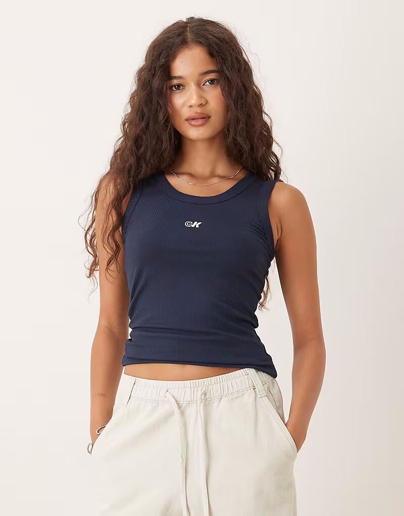 

Базовая майка Jeans в рубчик темно-синего цвета Calvin Klein Jeans