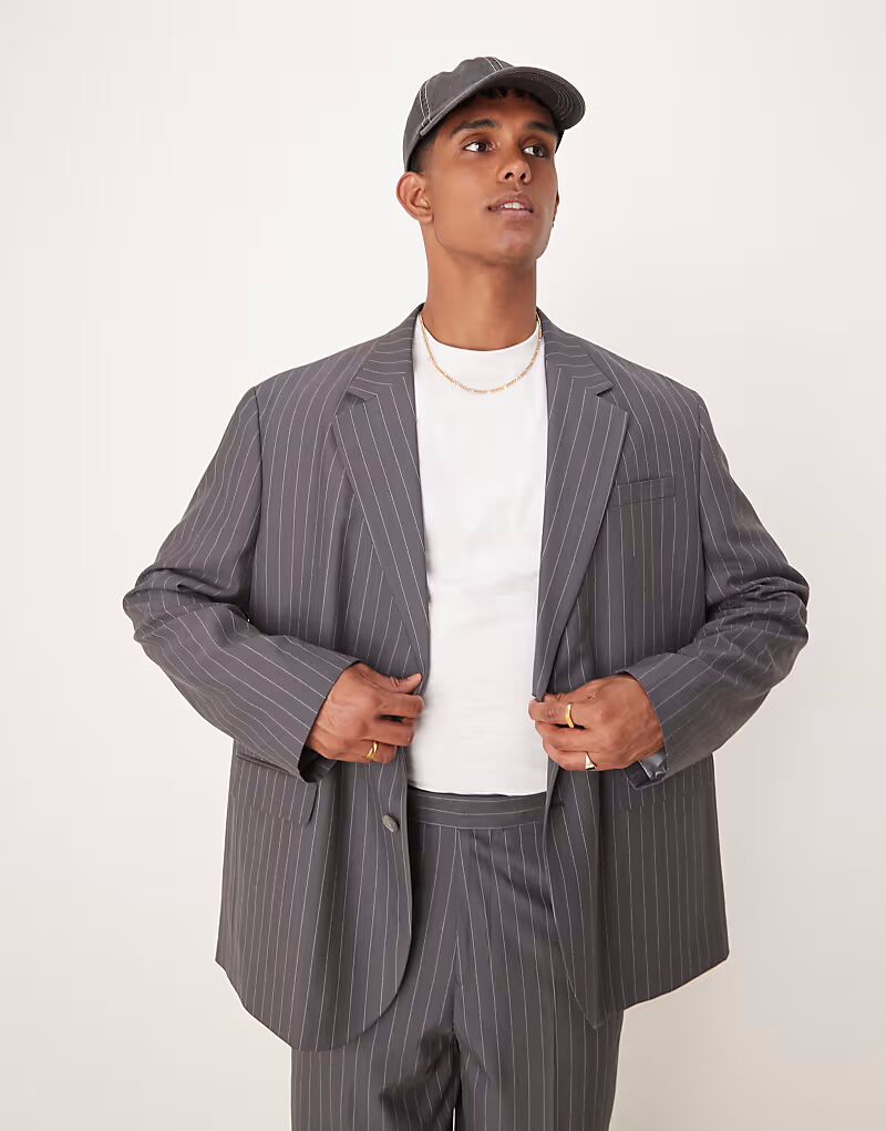 

Свободный блейзер ASOS DESIGN в полоску угольного цвета