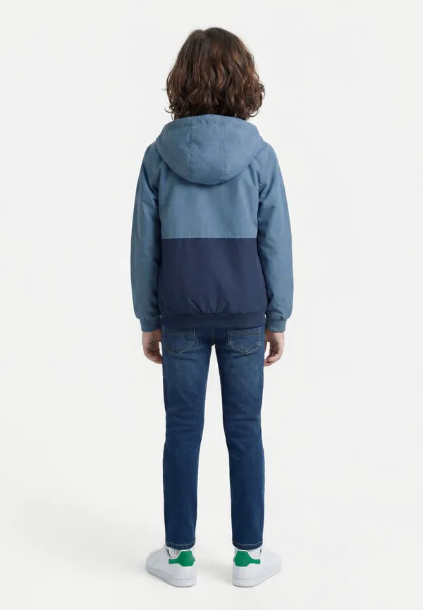 Легкая куртка с капюшоном jjerush Jack & Jones Junior, Blue Mirage/Navy Blazer/White Blocking — фото 2
