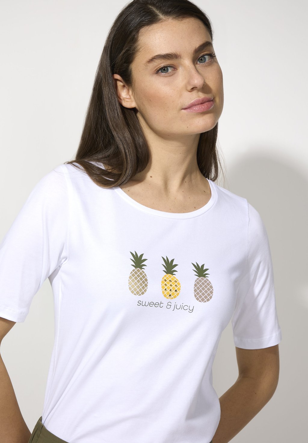 

Футболка с принтом ANANASPRINT More & More, белый