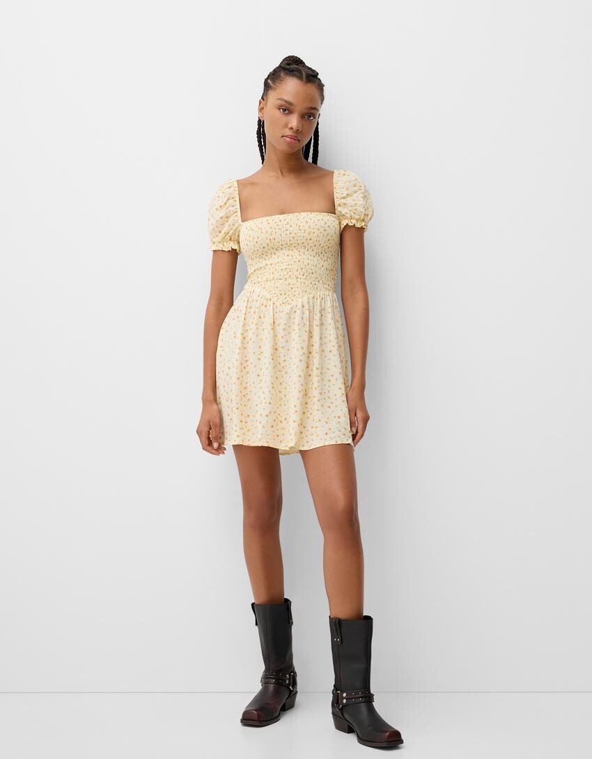 

Мини-Платье с принтом Bershka, бежевый