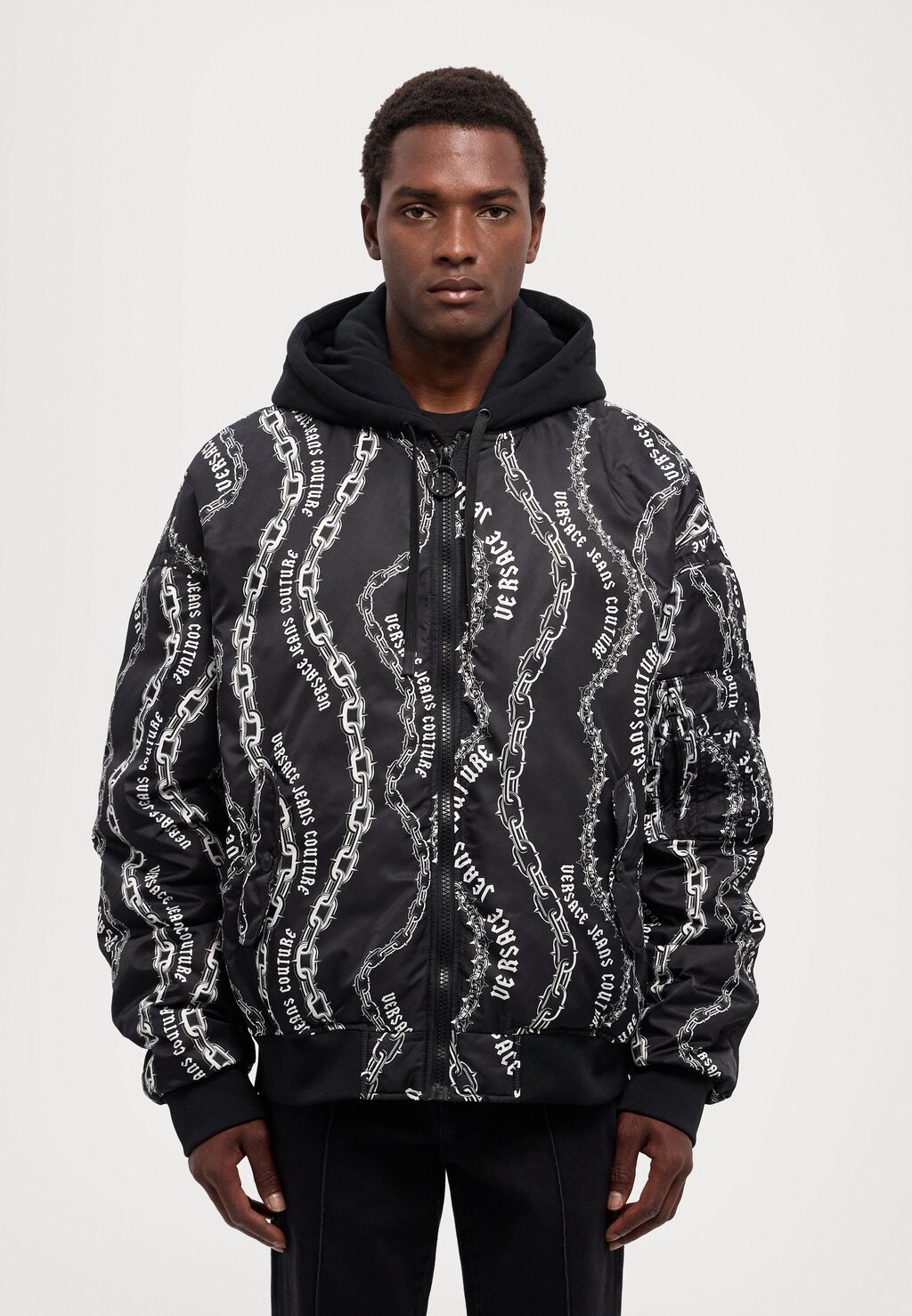 

Пуховик CHAINS Versace, черный