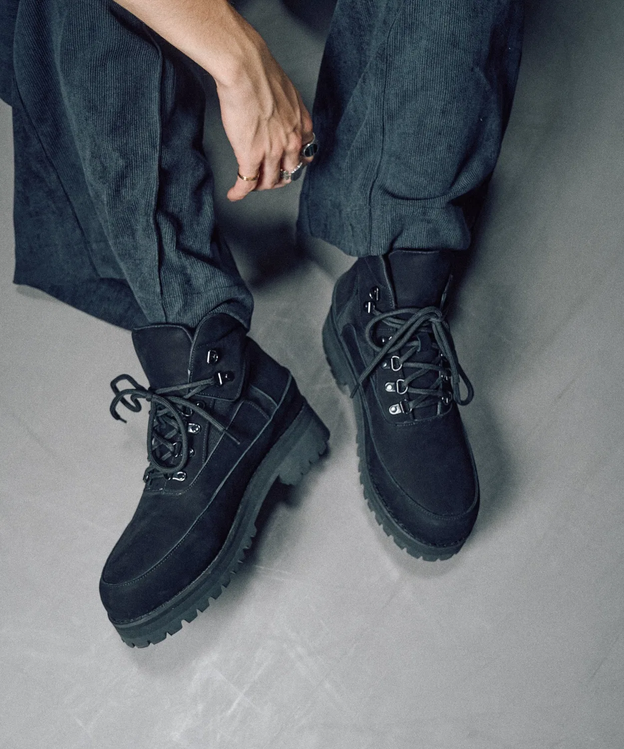 Ботинки Vibram sole cii с кожаным верхом на шнуровке, чёрные — фото 2