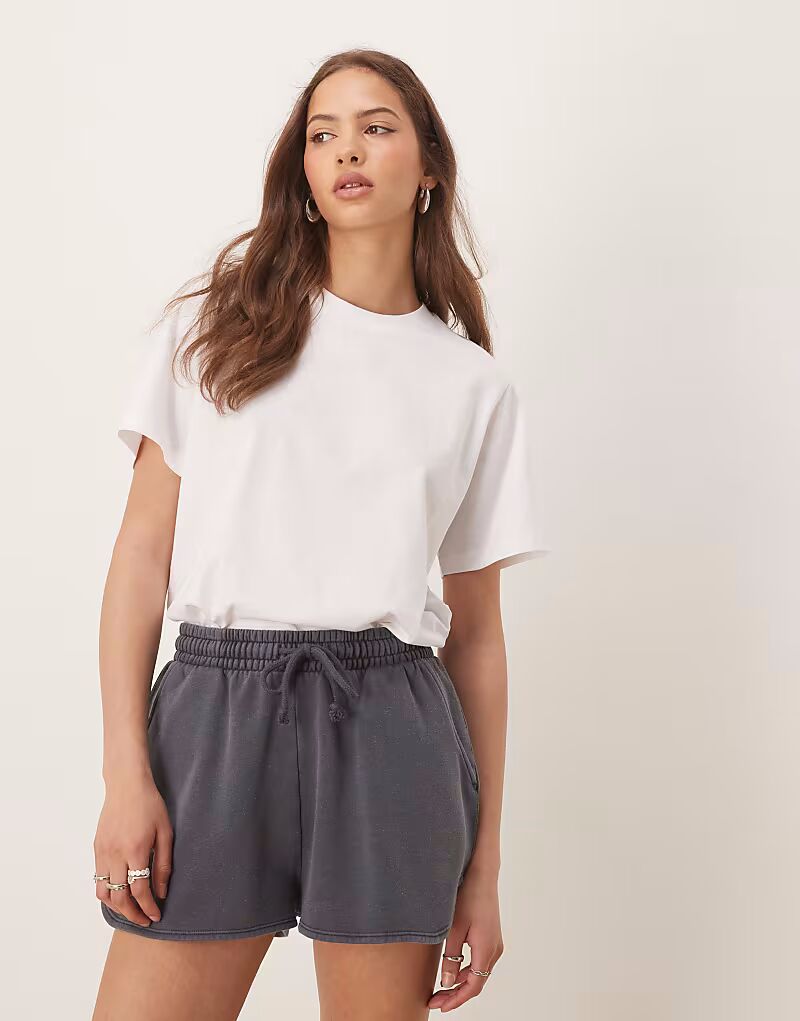 

Футболка ASOS DESIGN Ultimate с круглым вырезом белого цвета