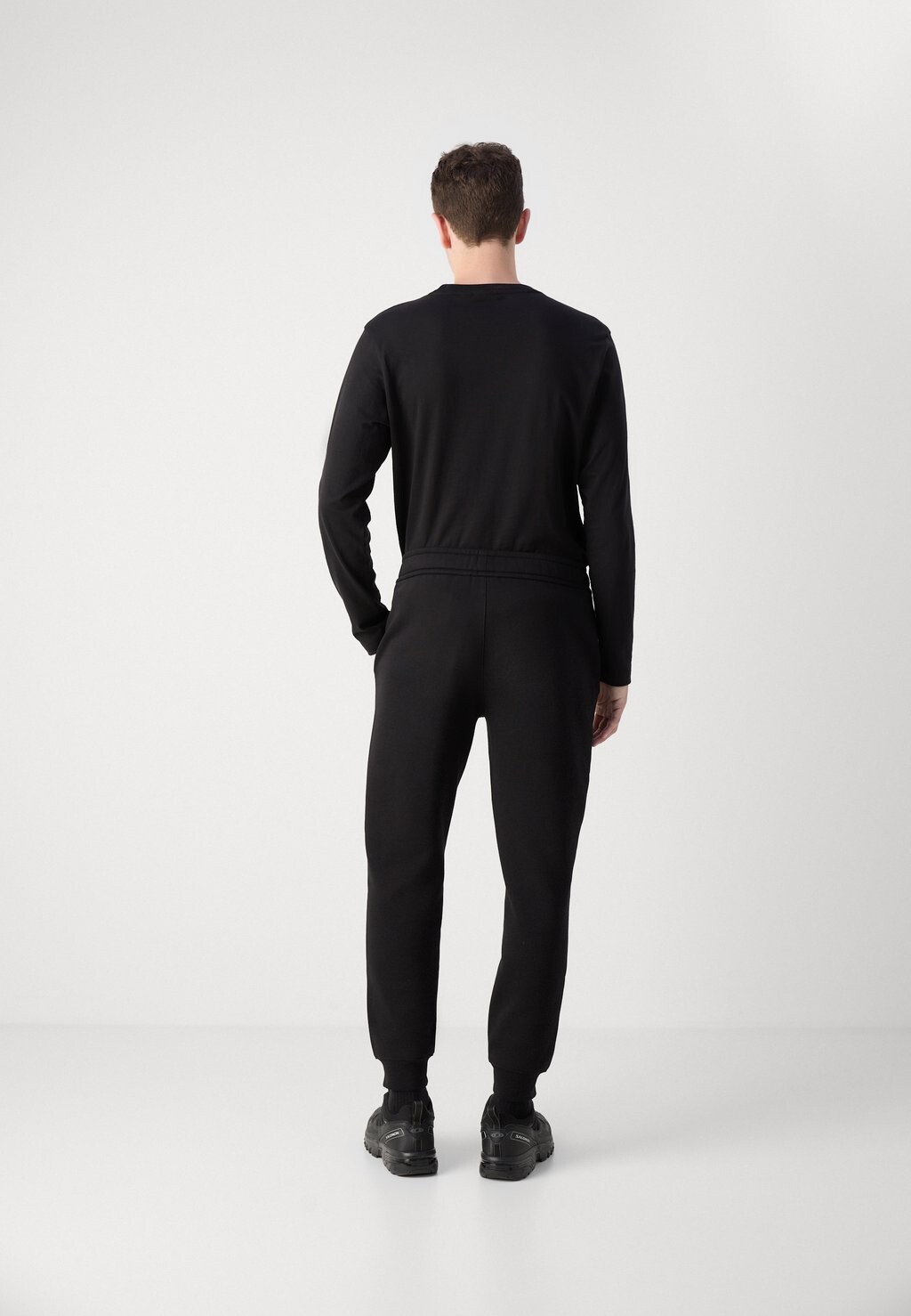 

Спортивные брюки HORIZONTAL LOGO SWEATPANTS Calvin Klein, черный