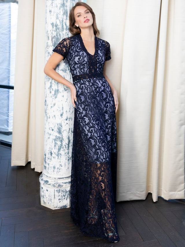 

V-образный вырез кружевное макси-платье HotSquash