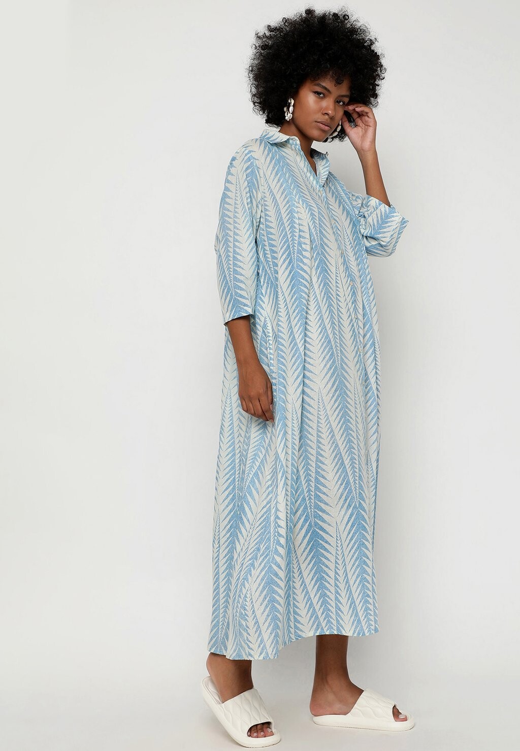 

Платье-блузка LUXURIÖSES YC Fashion & Style, синий
