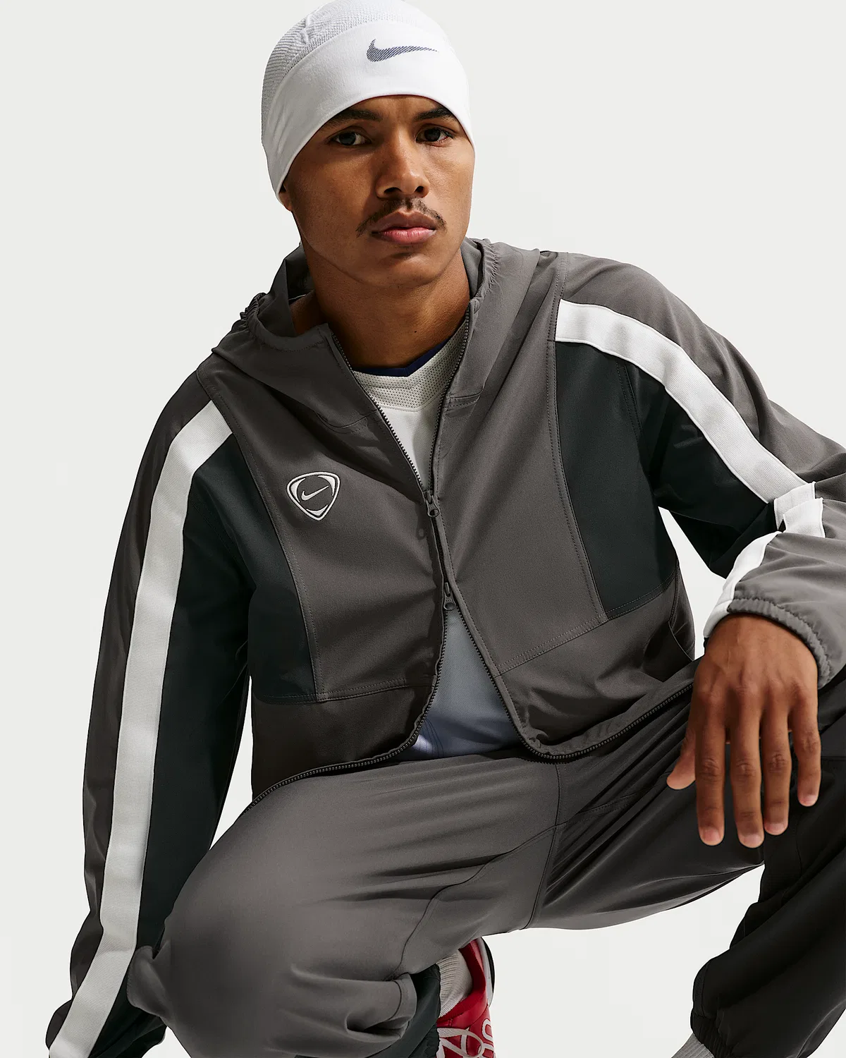 Мужская ветровка Nike Energy Repel Soccer Woven, Medium Ash/Off Noir/Summit White/Summit White — фото 3