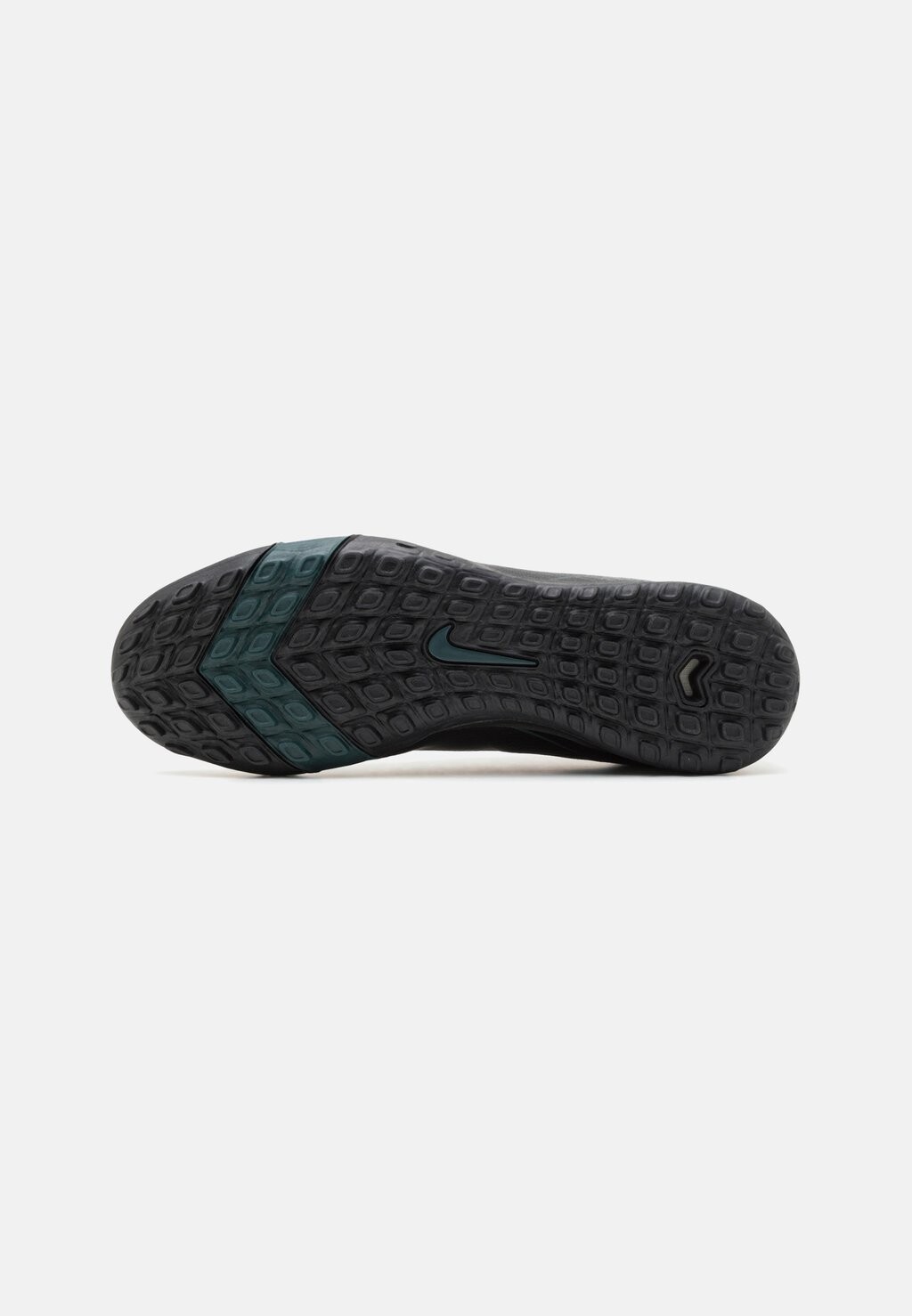 

Кроссовки ZOOM VAPOR 16 PRO TF Nike, черный