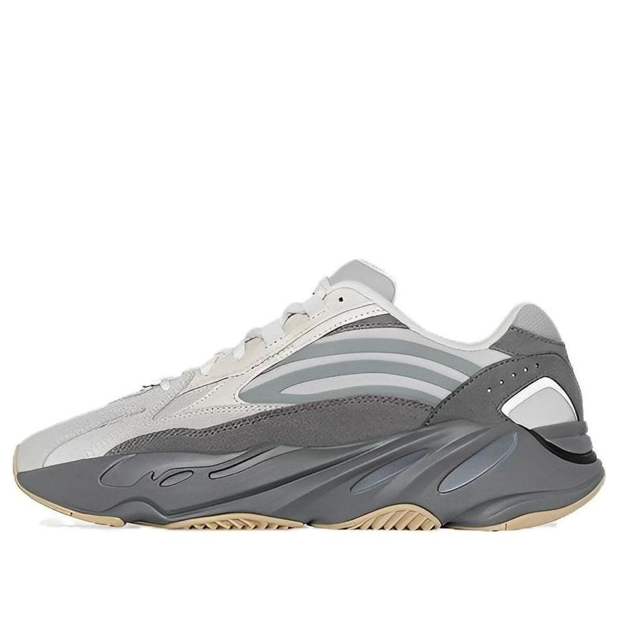 

Кроссовки adidas Yeezy Boost 700 V2 'Tephra', коричневый