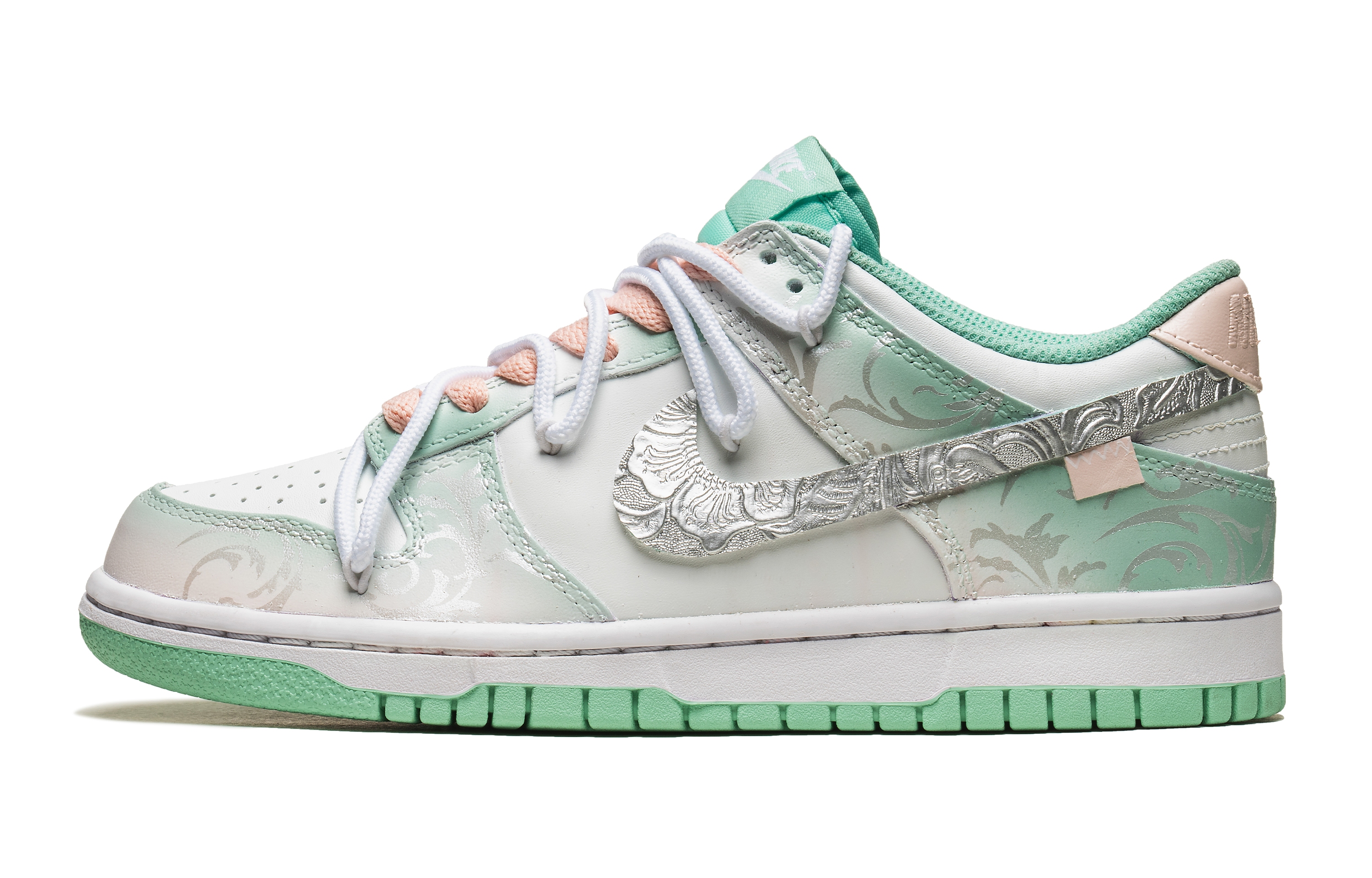 

Кроссовки Nike Dunk Skateboarding Shoes Women's Low-top White/green/silver, зеленый