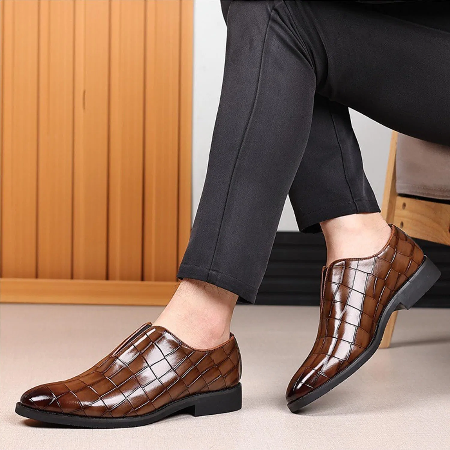 Лоферы крокодиловая кожа, Men's, Crocodile Print Loafers, темно-коричневый DAO-UPPSE — фото 2