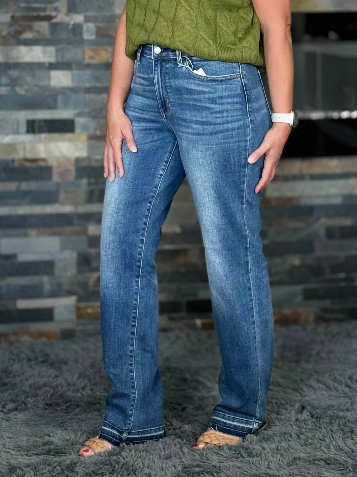 

Необычные джинсы среднего кроя в синем цвете Judy Blue