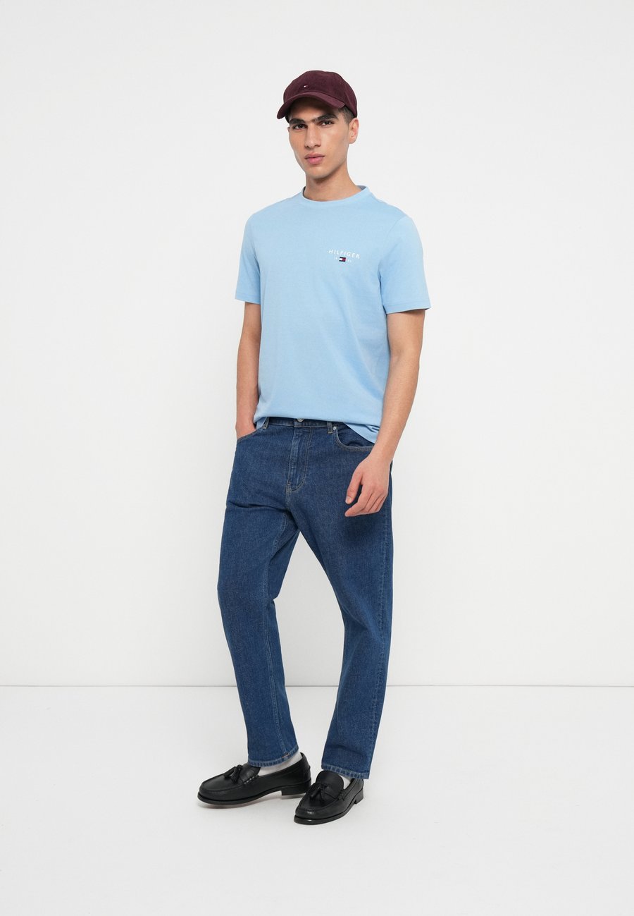 Футболка Tommy Hilfiger BRAND LOVE SMALL TEE, Well Water/Blue — фото 2