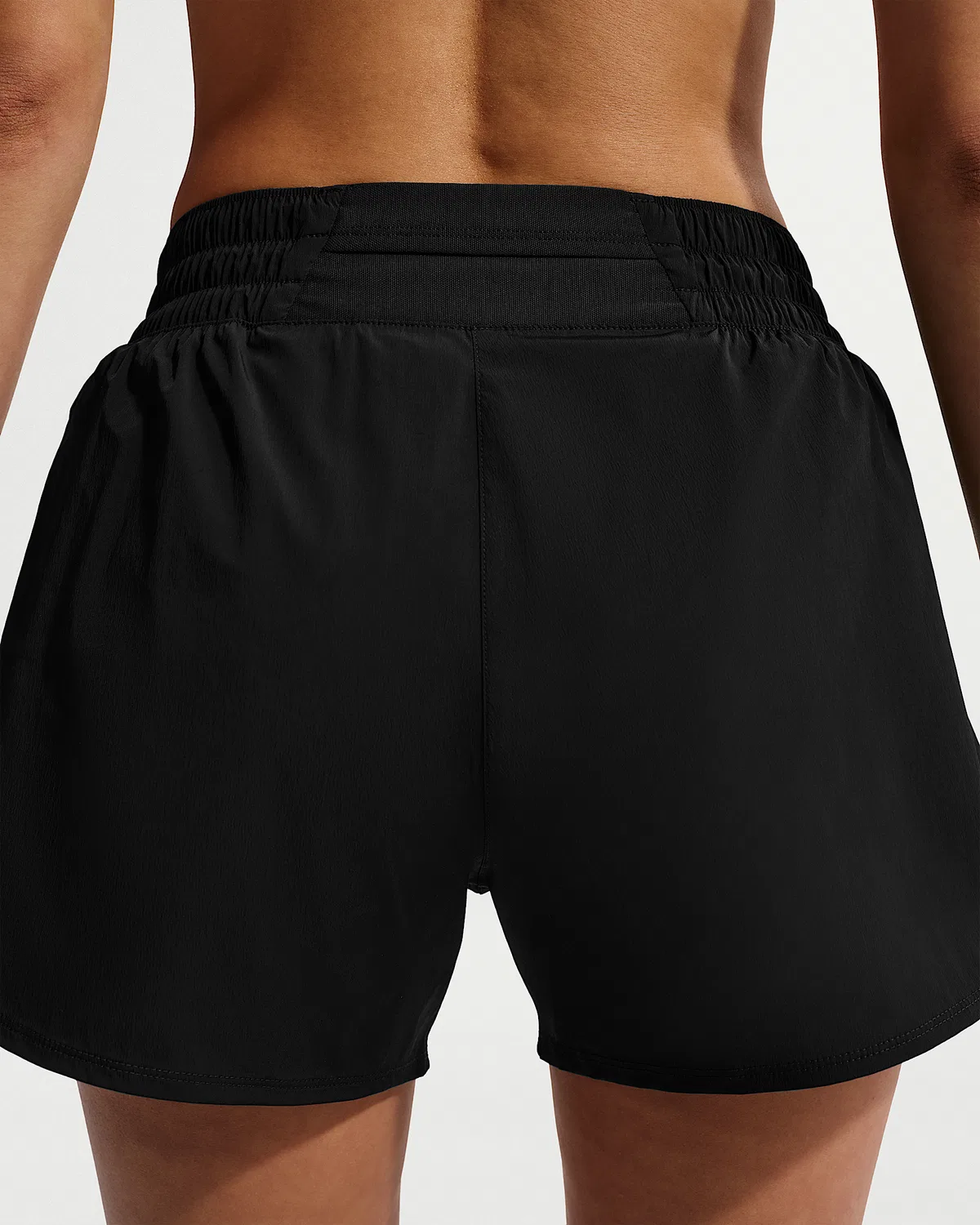 Женские шорты Nike One Dri-FIT с высокой посадкой и вкладышем, длина 5", Black/White — фото 3