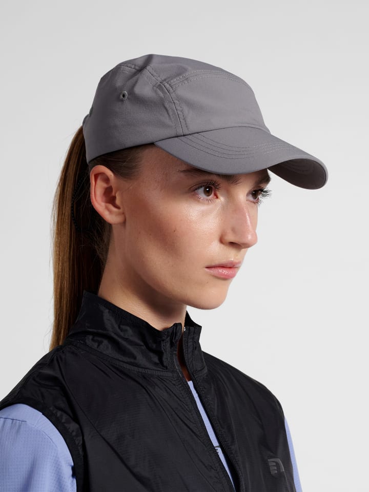 

Newline Беговая кепка унисекс, титановая