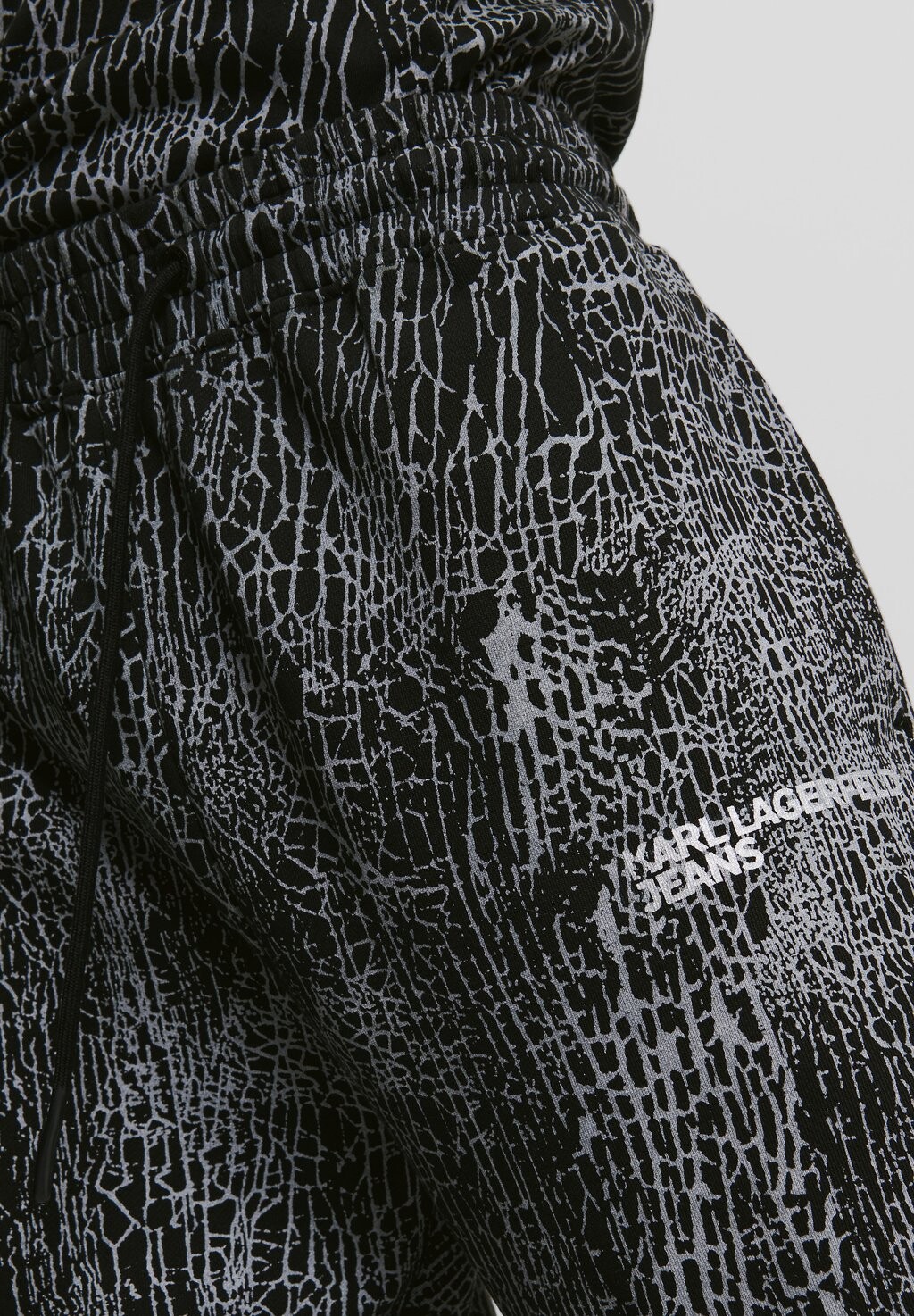 

Спортивные брюки CRACKED PRINT SWEAT Karl Lagerfeld Jeans, черный