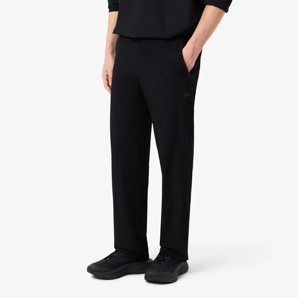 Мужские чёрные брюки из тканого материала от Lacoste — фото 4