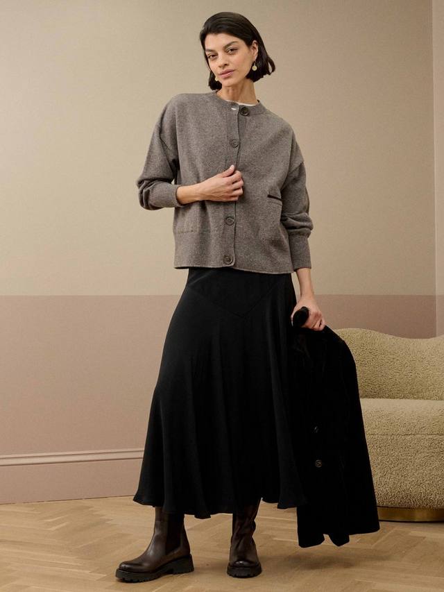 

Кардиган из ламской шерсти с круглым вырезом и длинными рукавами Brora, Otter