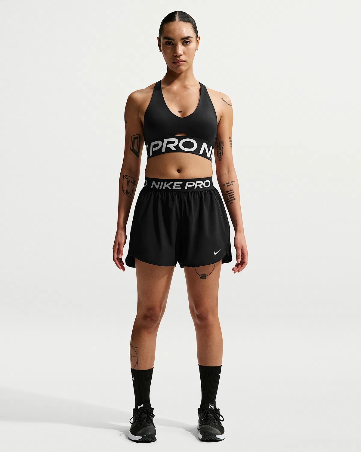 Женские шорты Nike Pro Dri-FIT из ткани с подкладкой-трусиками, средняя посадка, 3", Black/White