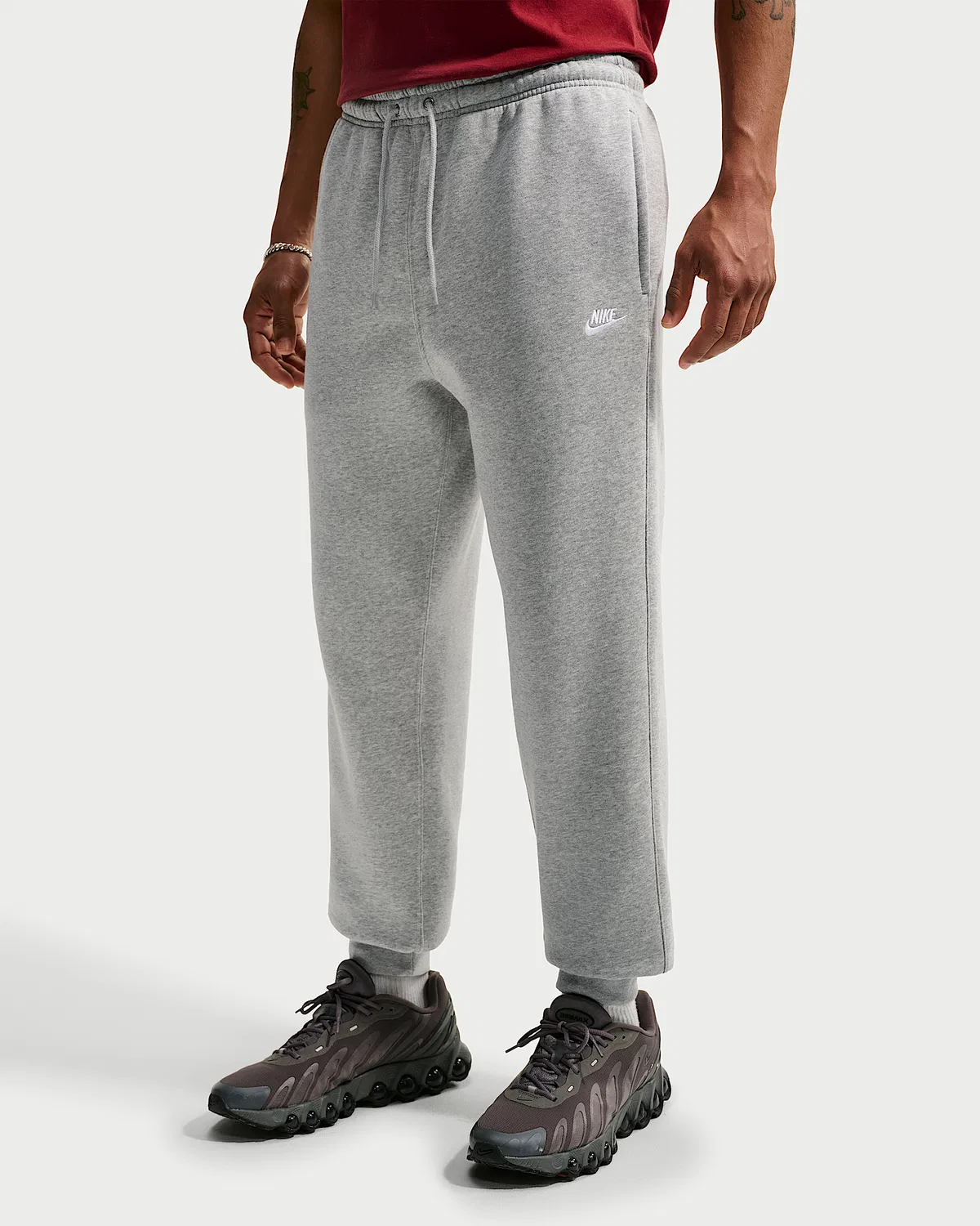 Мужские джоггеры Nike Club, Dark Grey Heather/Light Smoke Grey/White — фото 2