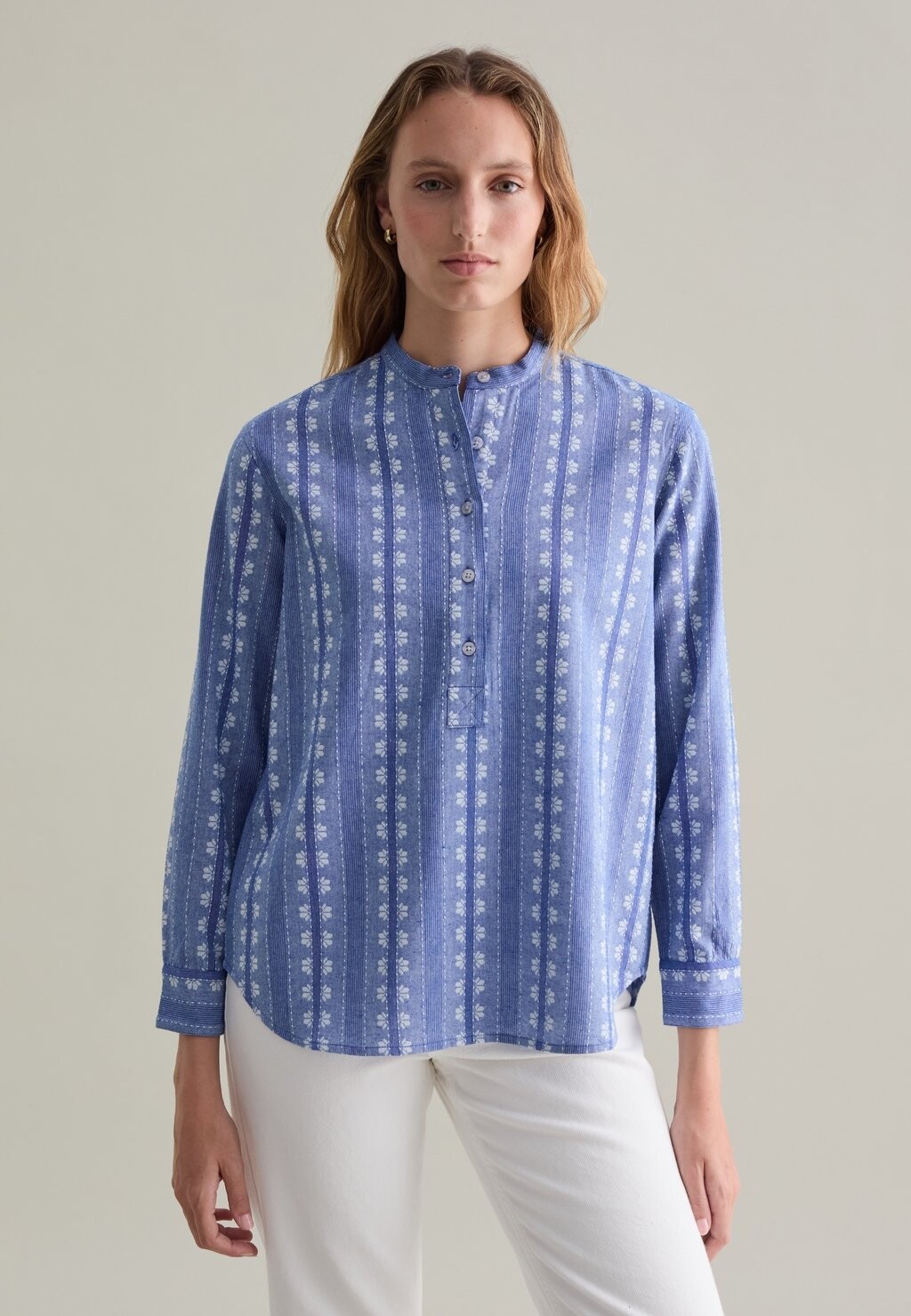 

Блуза STRIPED WITH EMBROIDERED DETAILS PIOMBO, светло-голубой