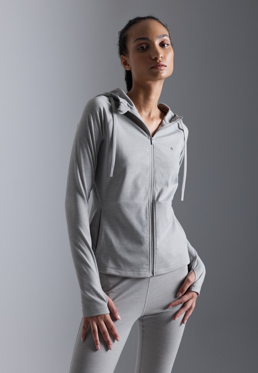 

Толстовка Even&Odd active ZIP UP SPORTS SWEAT WITH HOOD, Mottled Light Grey, Серый, Толстовка Even&Odd active ZIP UP SPORTS SWEAT WITH HOOD, Mottled Light Grey