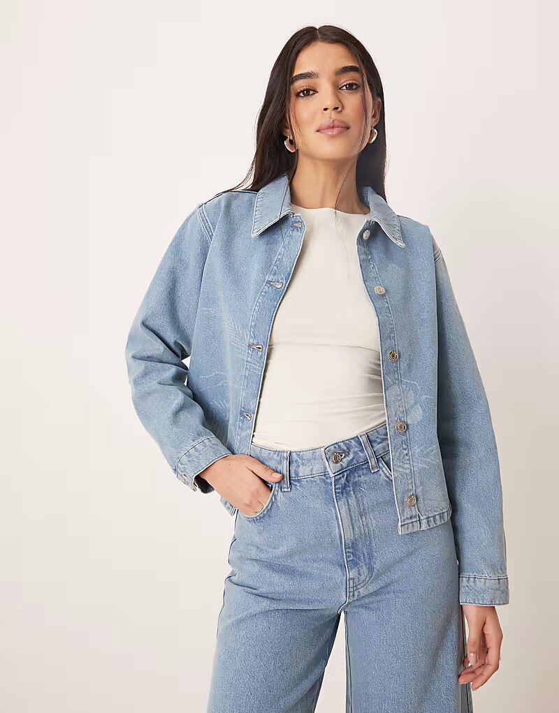 

Джинсовая рубашка ASOS DESIGN с лазерным принтом в виде диких цветов