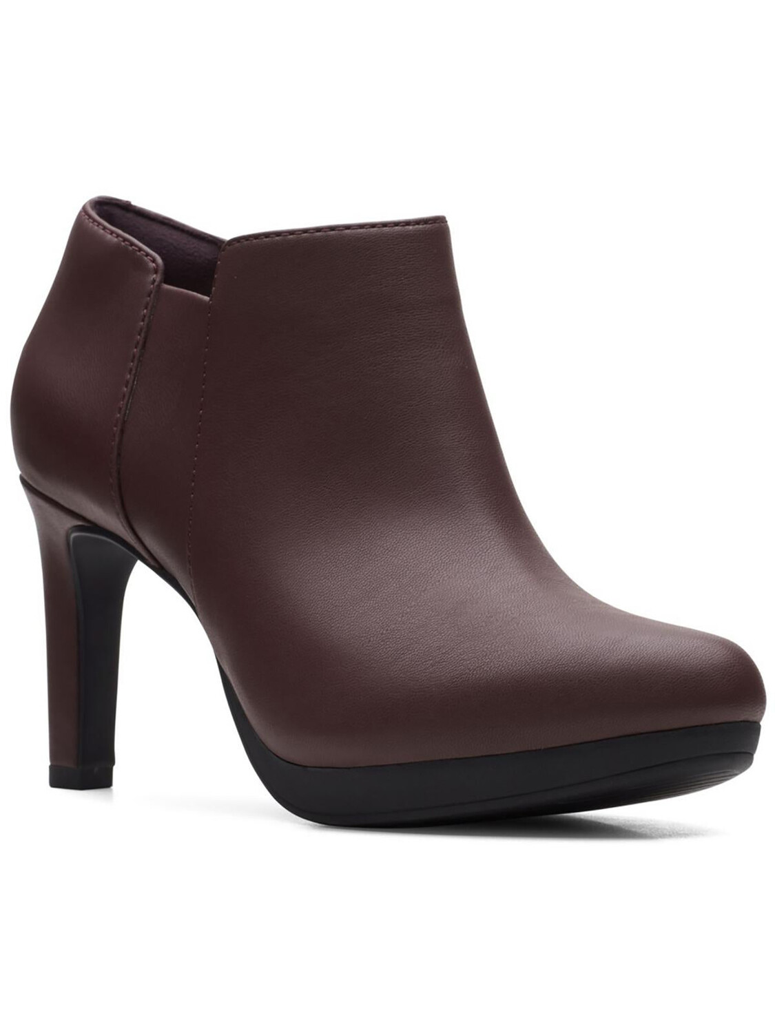 

Женские лакированные ботильоны AMBYR STEP с миндалевидным носком Clarks, цвет Burgundy