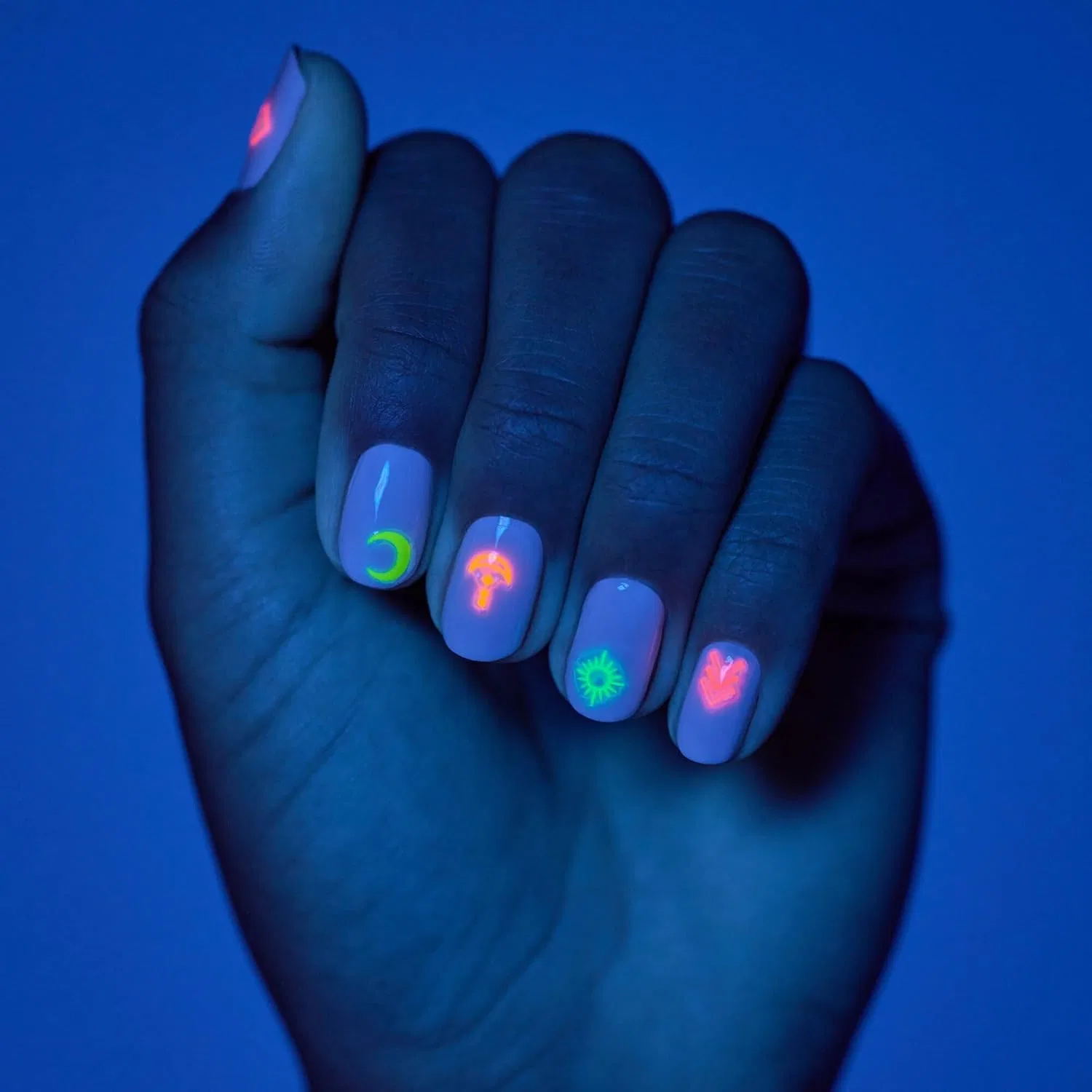 Наклейки для ногтей «Neon Vibes» от Essence Essence — фото 4